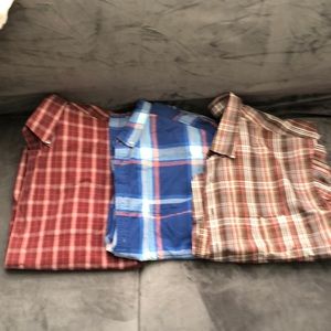 Men’s 2 XL short sleeve button down Lot.